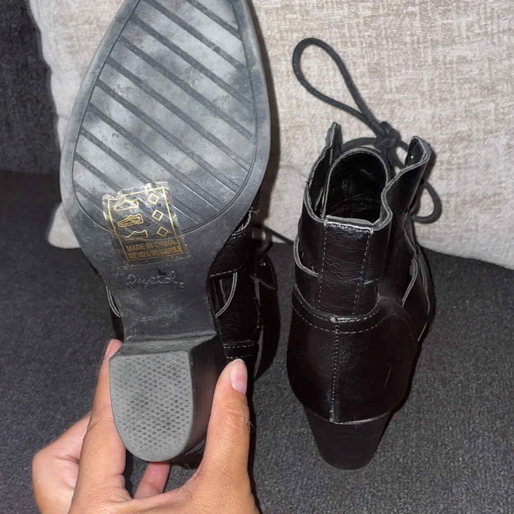 Boots - Picture 6 of 7